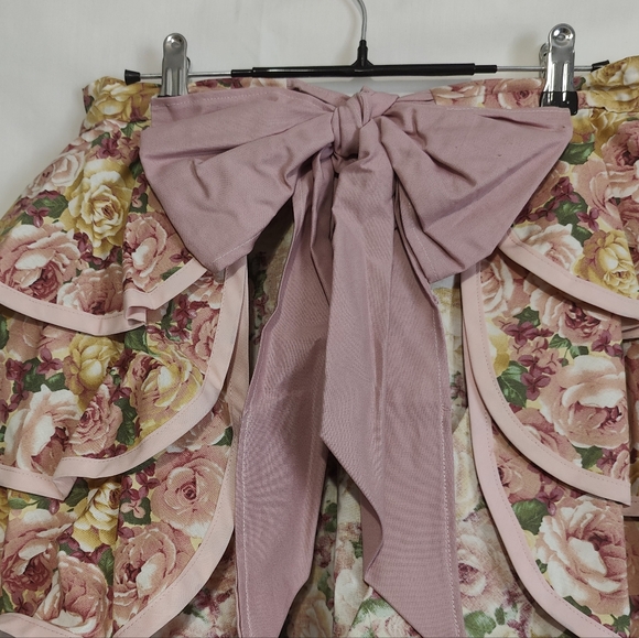 Hand Stitched Half Apron - Vintage by Candy's Aprons - Picture 5 of 7